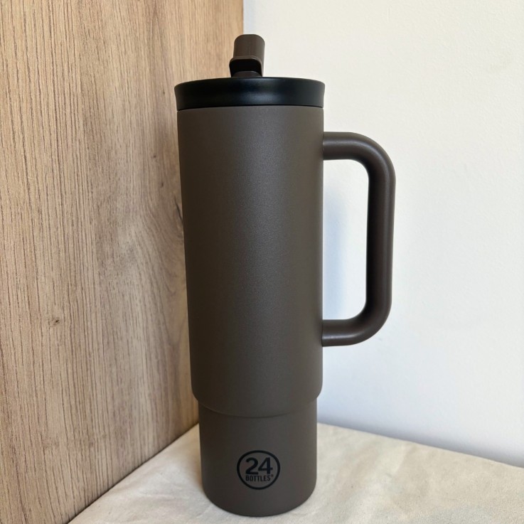 Straw cup isotherme avec poignée Mocha 800 ml - 24 BOTTLES