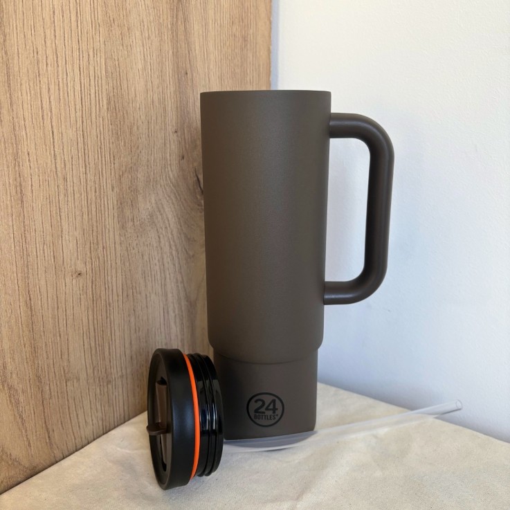 Straw cup isotherme avec poignée Mocha 800 ml - 24 BOTTLES
