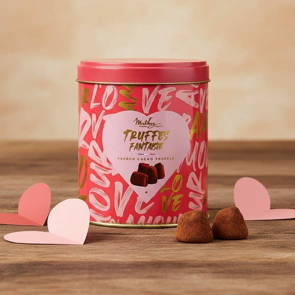 Truffes fantaisie aux brisures de macaron framboise - Boîte métal Love - 250g